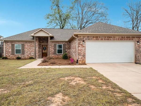 1082 Briarwood Dr, Oxford, MS 38655