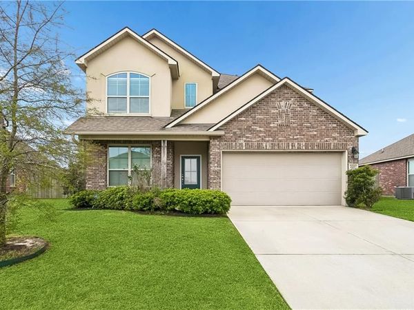 220 E LAKE Drive, Slidell, LA 70461