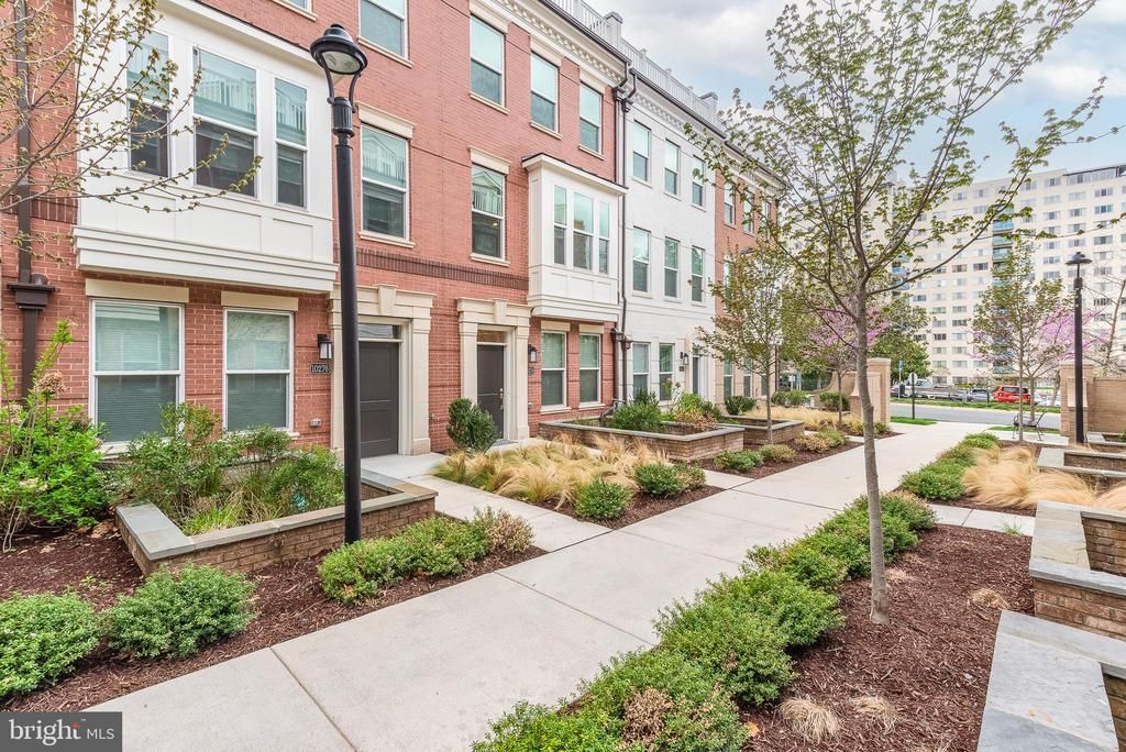 10274 GROSVENOR PLACE , NORTH BETHESDA, MD 20852