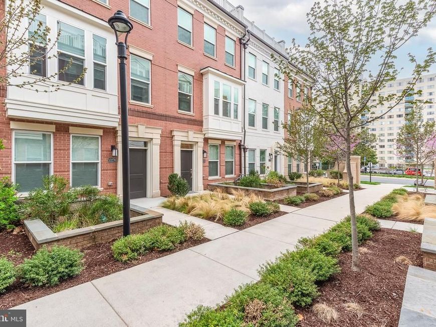 10274 Grosvenor Place , North Bethesda, MD 20852 Main Photo