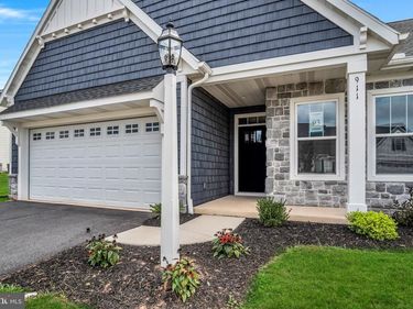 907 SHADOWBROOKE DRIVE, DOVER, PA 17315