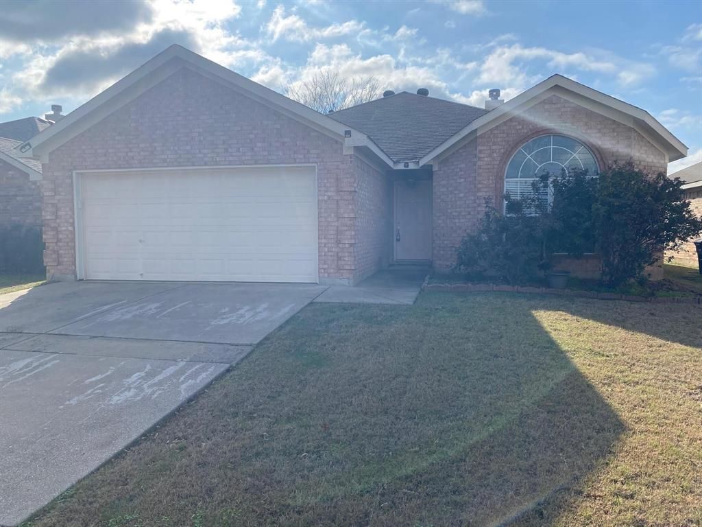 1308 Sierra Blanca Drive, Fort Worth, TX 76028 Main Photo