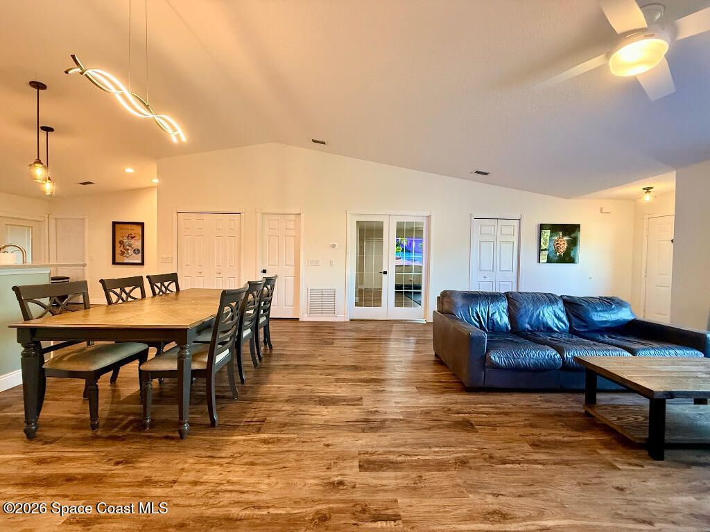 9010 Central Avenue , Sebastian, FL 32976 Photo