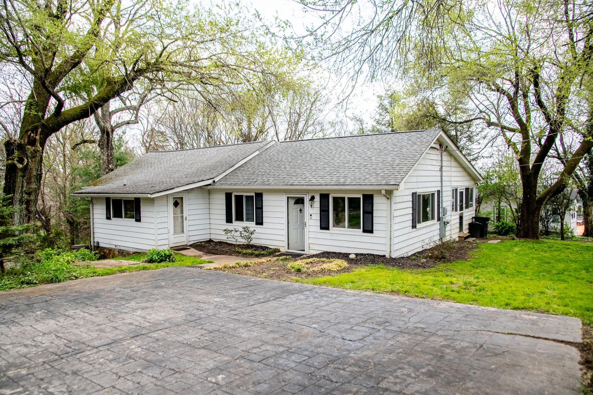 124 Lincoln Street, Lookout Mountain, TN 37350 Main Photo