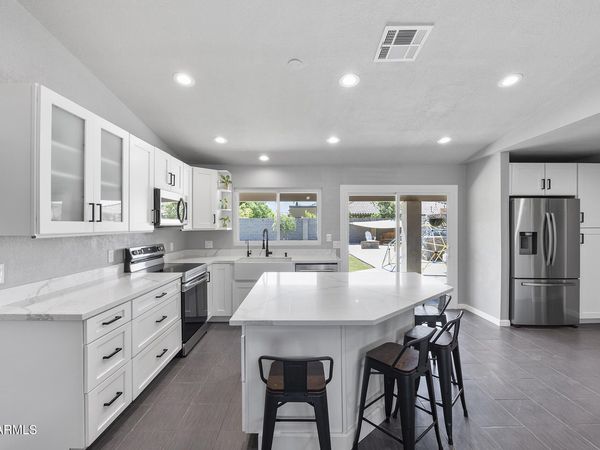 7113 E INGLEWOOD Street, Mesa, AZ 85207