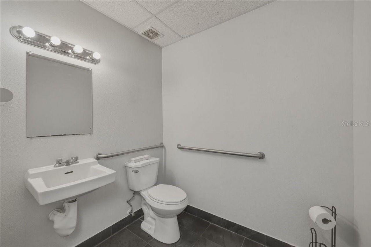 1882 Porter Lake Drive, Unit 106, Sarasota, FL 34240 Photo