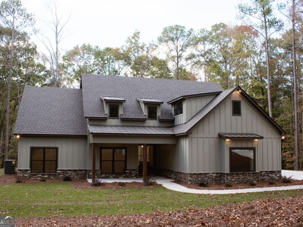 521 Cedar Dr, Pine Mountain, GA 31822