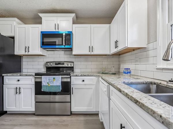 627 Rockwood Dr, Hermitage, TN 37076