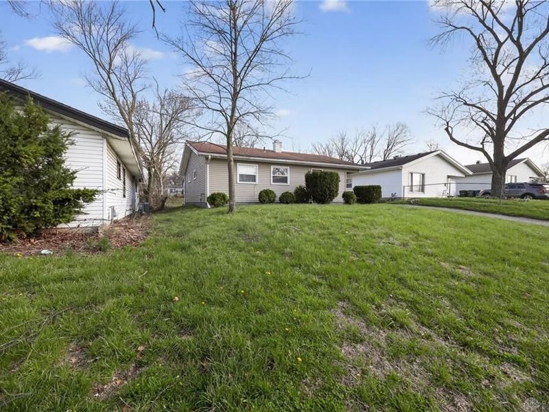 4075 Middlehurst Lane, Dayton, OH 45406 Photo 2