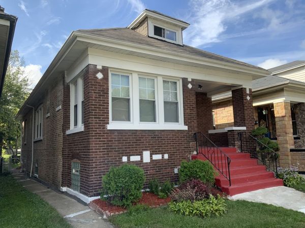 8512 S Manistee Avenue , Chicago, IL 60617