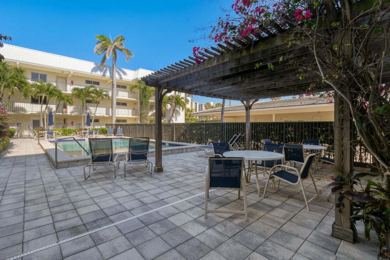 325 S Beach Road, Unit 301, Tequesta, FL 33469 Photo