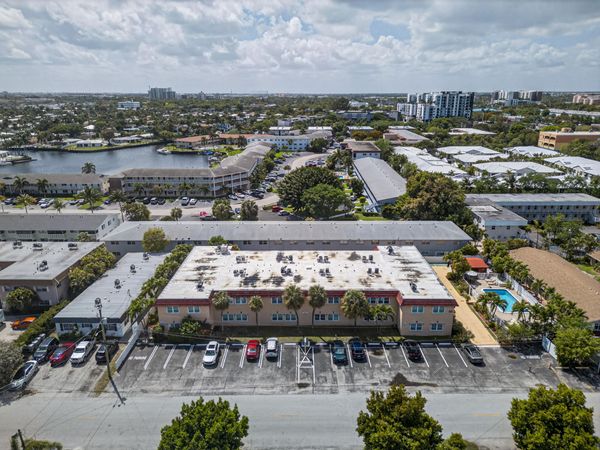 221 SE 9th Avenue, Unit 203, Pompano Beach, FL 33060