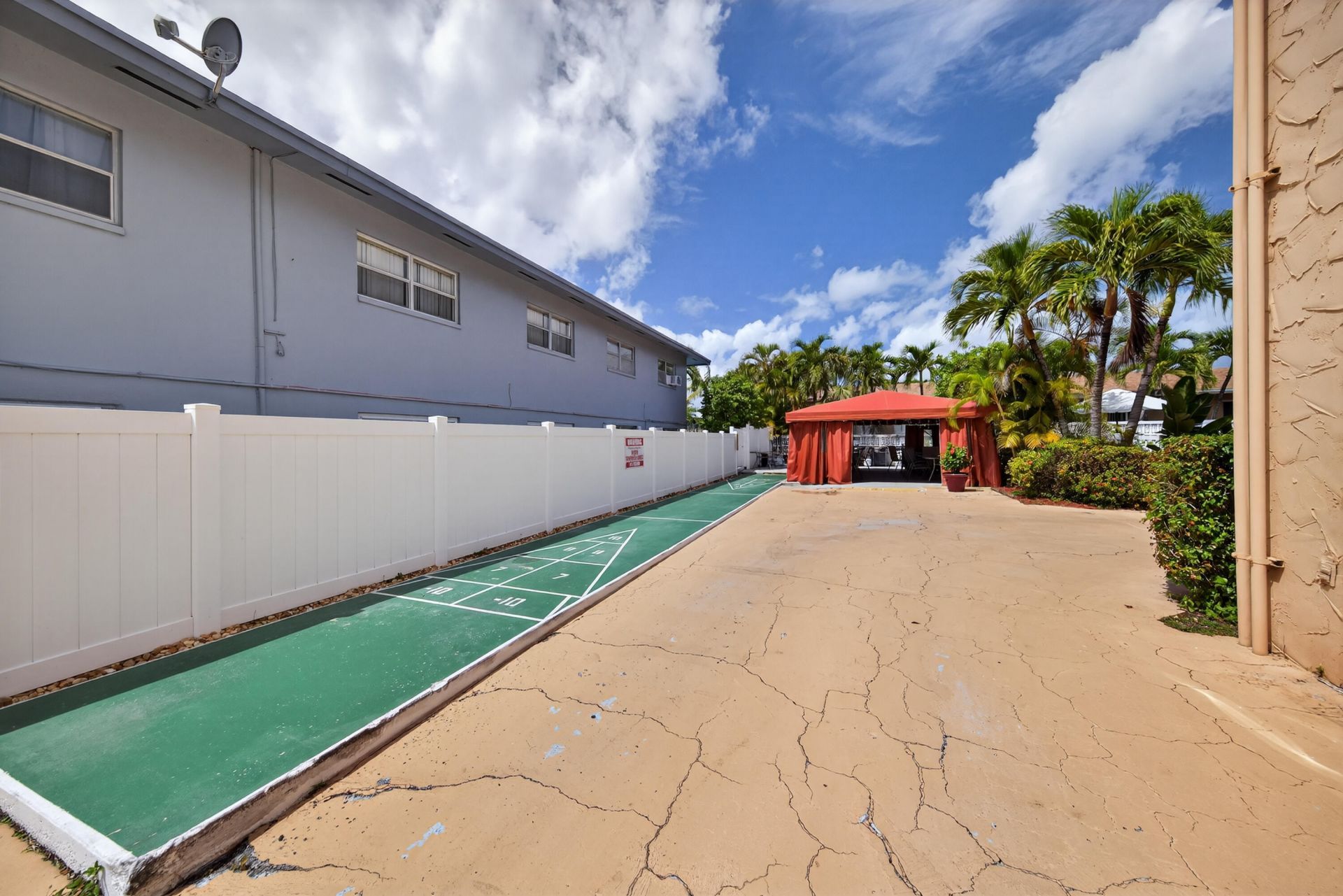 221 SE 9th Avenue, Unit 203, Pompano Beach, FL 33060 Photo