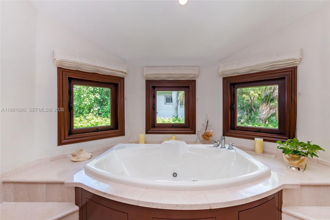 174 Isla Dorada Blvd, Coral Gables, FL 33143 Photo