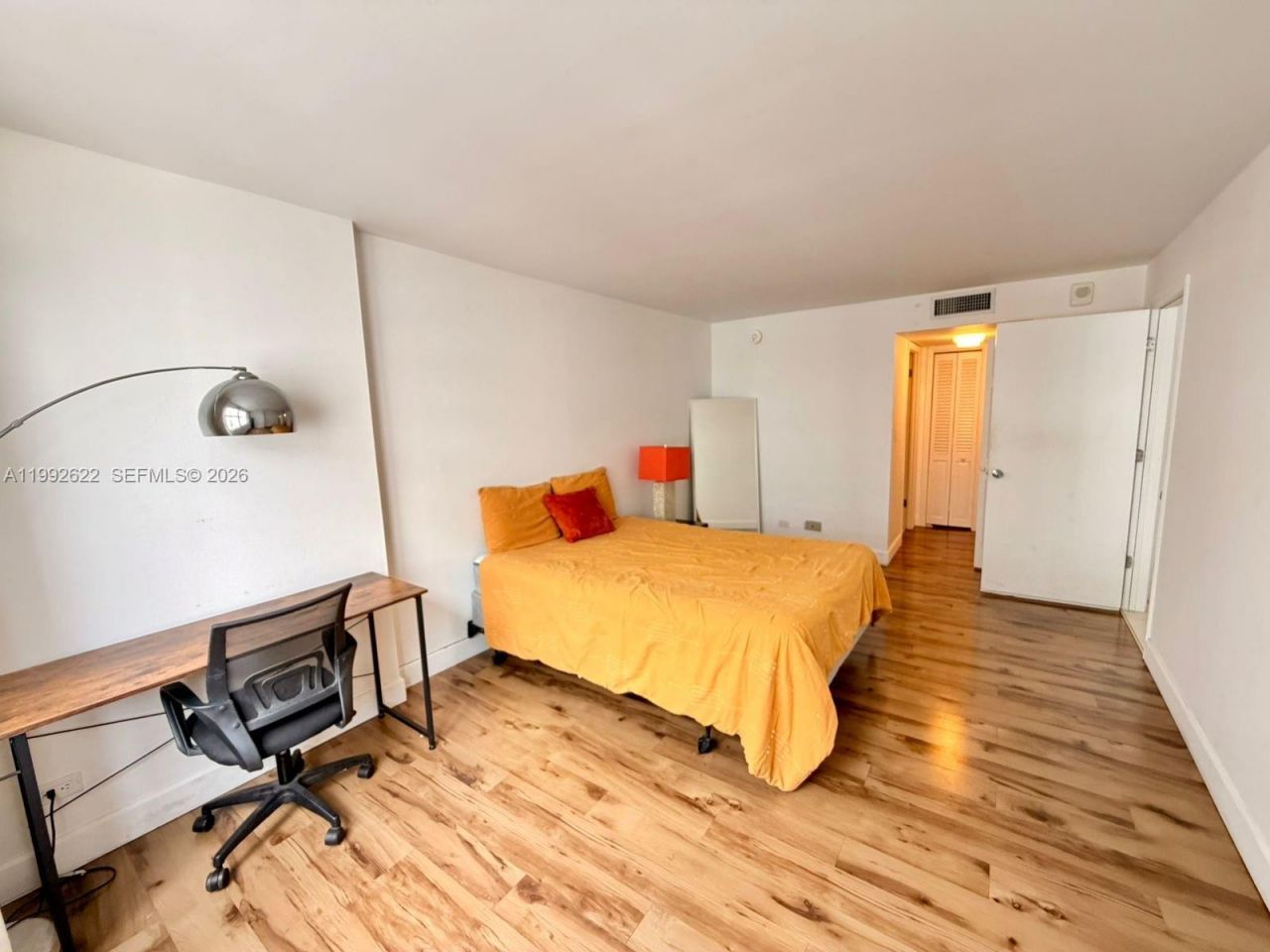 6039 Collins Ave, Unit 1506, Miami Beach, FL 33140 Photo
