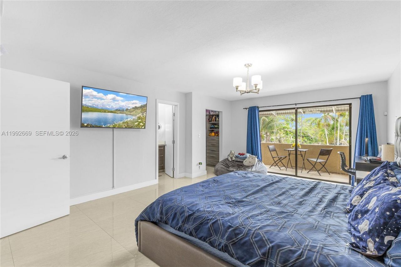 8920 Palm Tree Ln, Unit 8920, Pembroke Pines, FL 33024 Photo