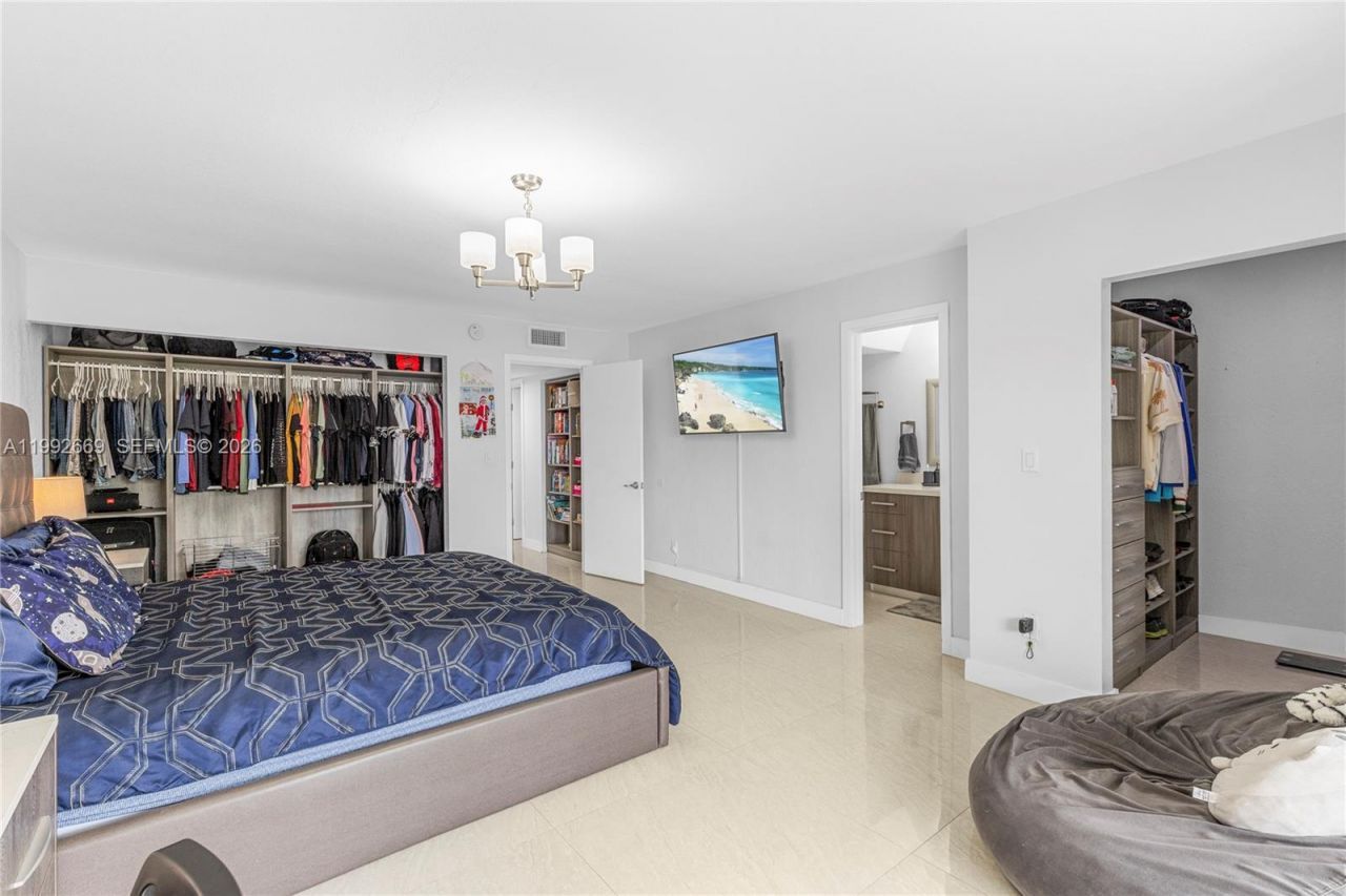 8920 Palm Tree Ln, Unit 8920, Pembroke Pines, FL 33024 Photo