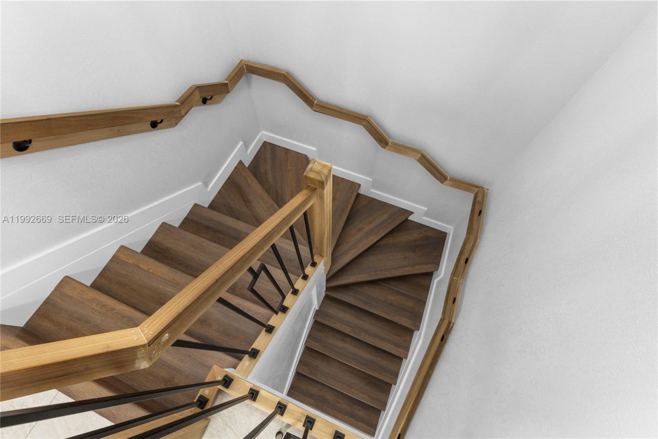 8920 Palm Tree Ln, Unit 8920, Pembroke Pines, FL 33024 Photo