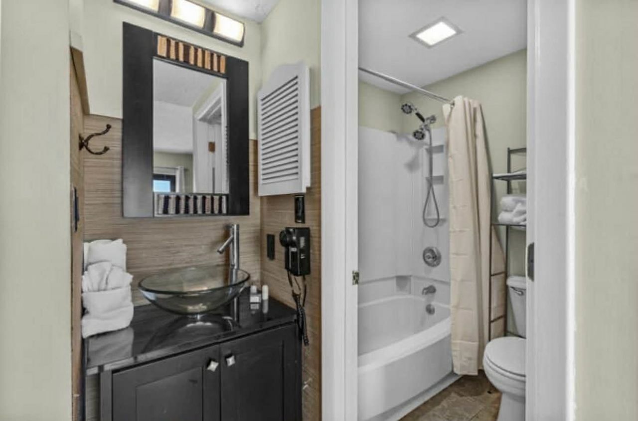 5905 S Kings Hwy. Photo 16