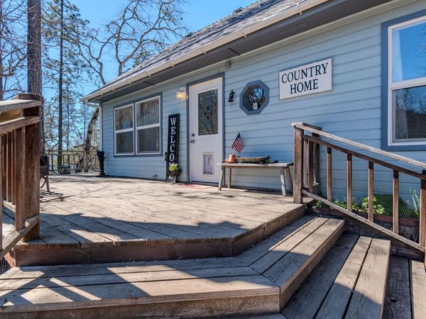 127 Lodge Road, Trail, OR 97541