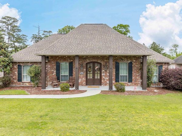 10601 Creek Haven Ln, Denham Springs, LA 70726