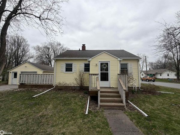303 E Chariton Street, Moravia, IA 52571
