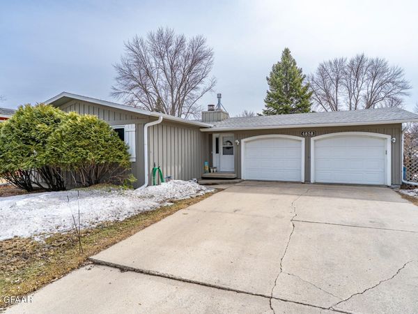 4858 5TH Avenue N, Grand Forks, ND 58203