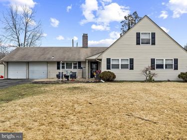 48 FRUITREE ROAD, LEVITTOWN, PA 19056