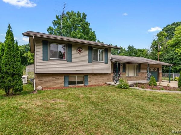 3499 E Carpenter Road, Genesee Twp, MI 48506