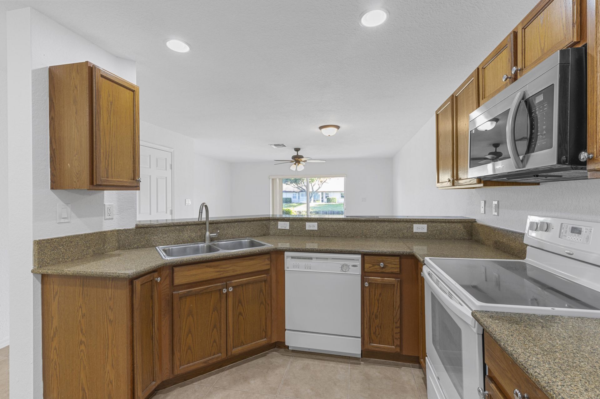 9107 Chambers Street, Unit 9107, Tamarac, FL 33321 Photo