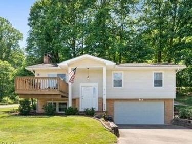 63 W Mohawk Drive, Malvern, OH 44644