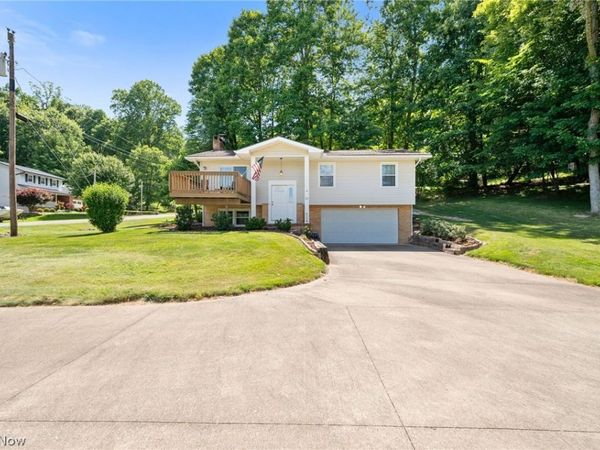 63 W Mohawk Drive, Malvern, OH 44644
