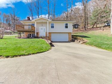 63 W Mohawk Drive, Malvern, OH 44644