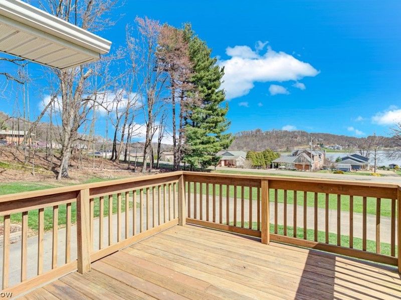 63 W Mohawk Drive , Malvern, OH 44644 Photo 11