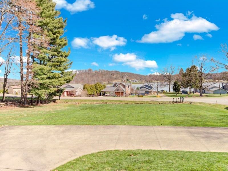 63 W Mohawk Drive , Malvern, OH 44644 Photo 2