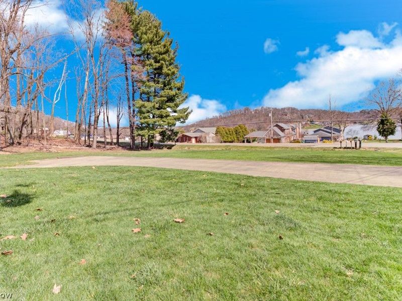 63 W Mohawk Drive , Malvern, OH 44644 Photo 23