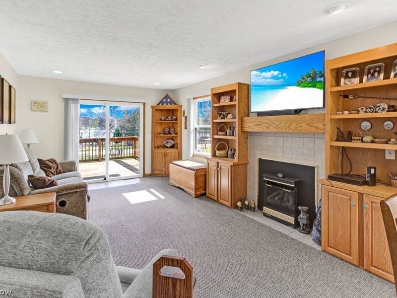 63 W Mohawk Drive , Malvern, OH 44644 Photo 3