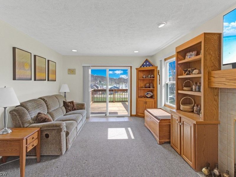 63 W Mohawk Drive , Malvern, OH 44644 Photo 6