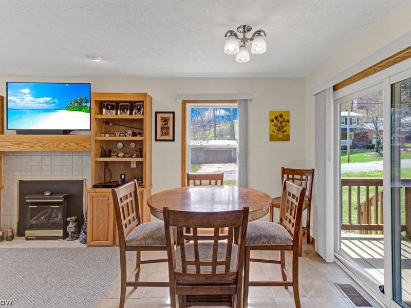 63 W Mohawk Drive , Malvern, OH 44644 Photo 7