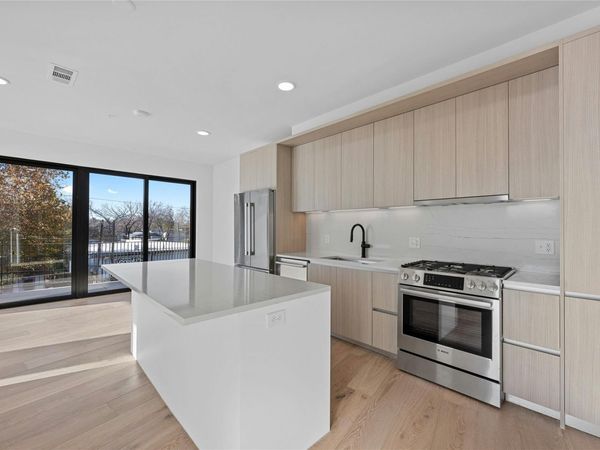 2209 S 1st ST, Unit 321, Austin, TX 78704