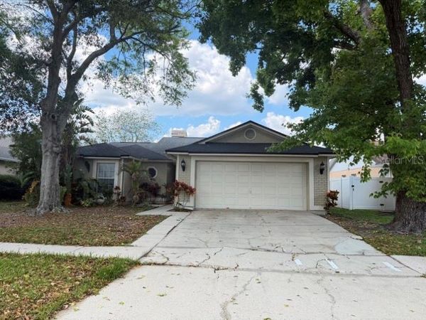 8753 HAMPDEN DRIVE , TAMPA, FL 33626