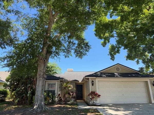8753 HAMPDEN DRIVE, TAMPA, FL 33626