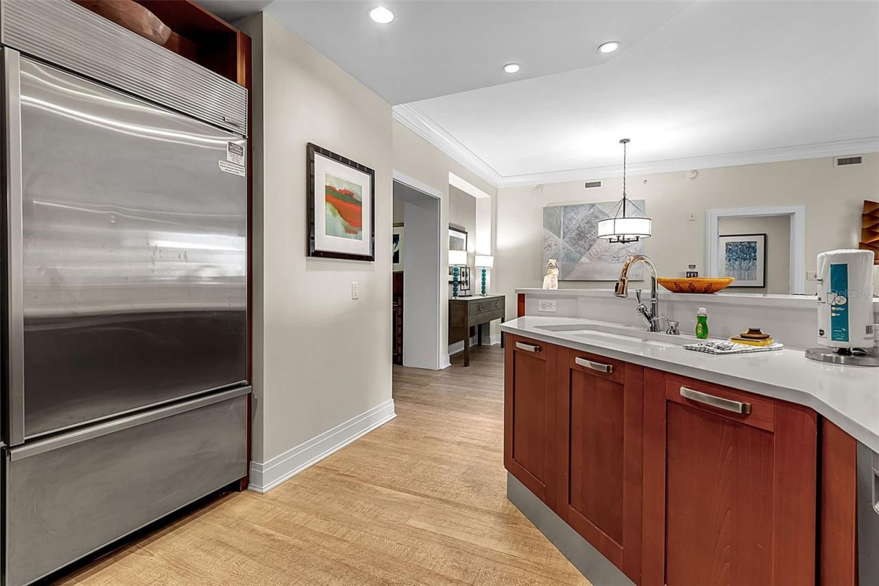 915 Seaside Drive, Unit 310, Sarasota, FL 34242 Photo