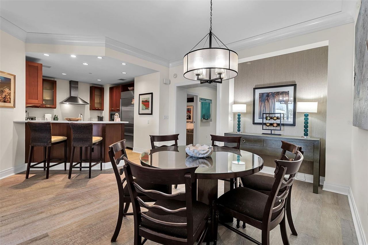 915 Seaside Drive, Unit 310, Sarasota, FL 34242 Photo