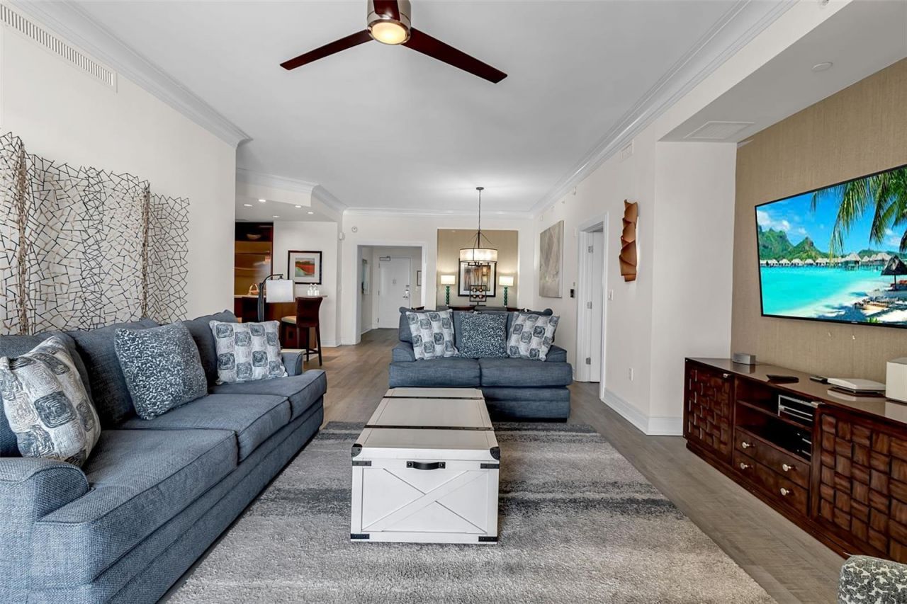 915 Seaside Drive, Unit 310, Sarasota, FL 34242 Photo