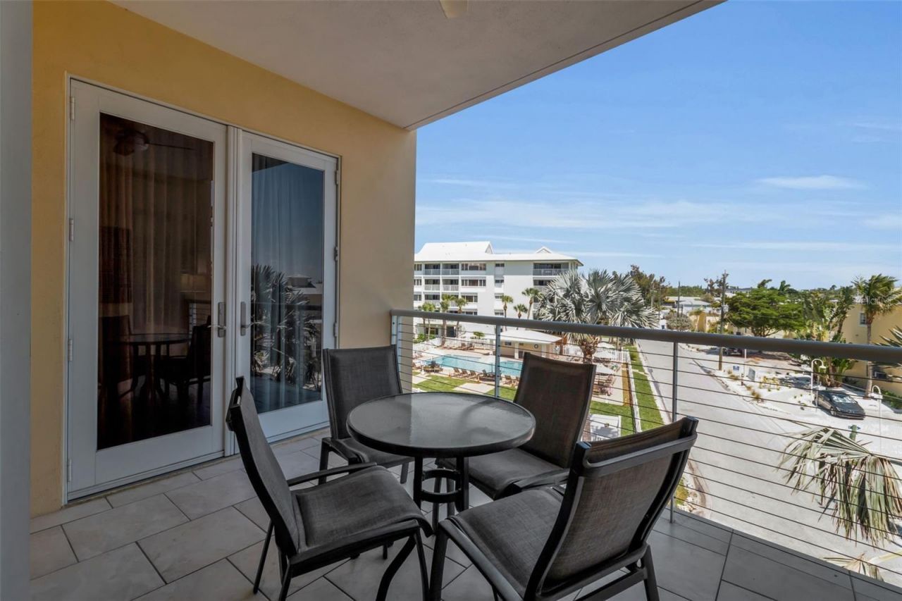 915 Seaside Drive, Unit 310, Sarasota, FL 34242 Photo