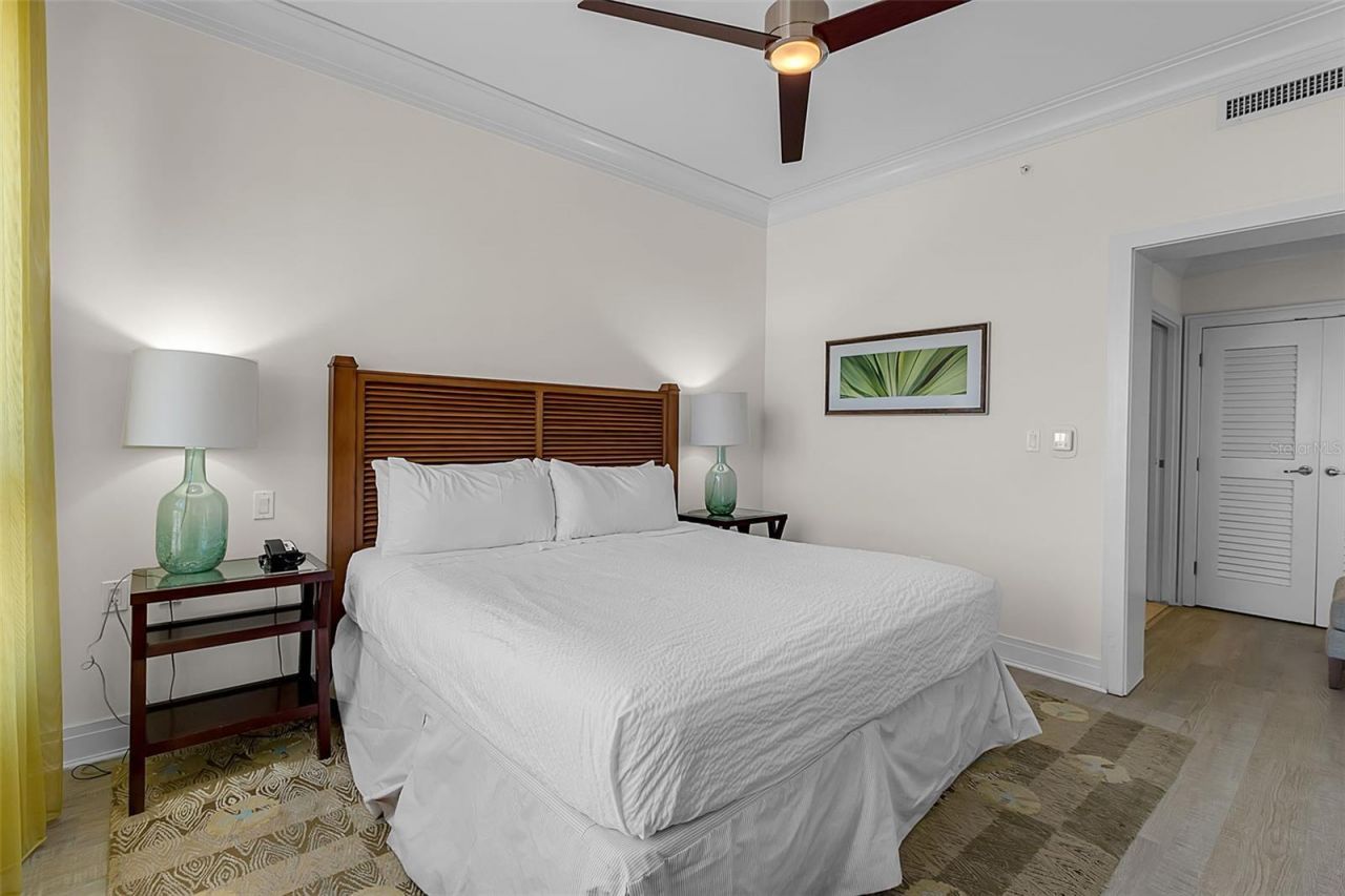 915 Seaside Drive, Unit 310, Sarasota, FL 34242 Photo