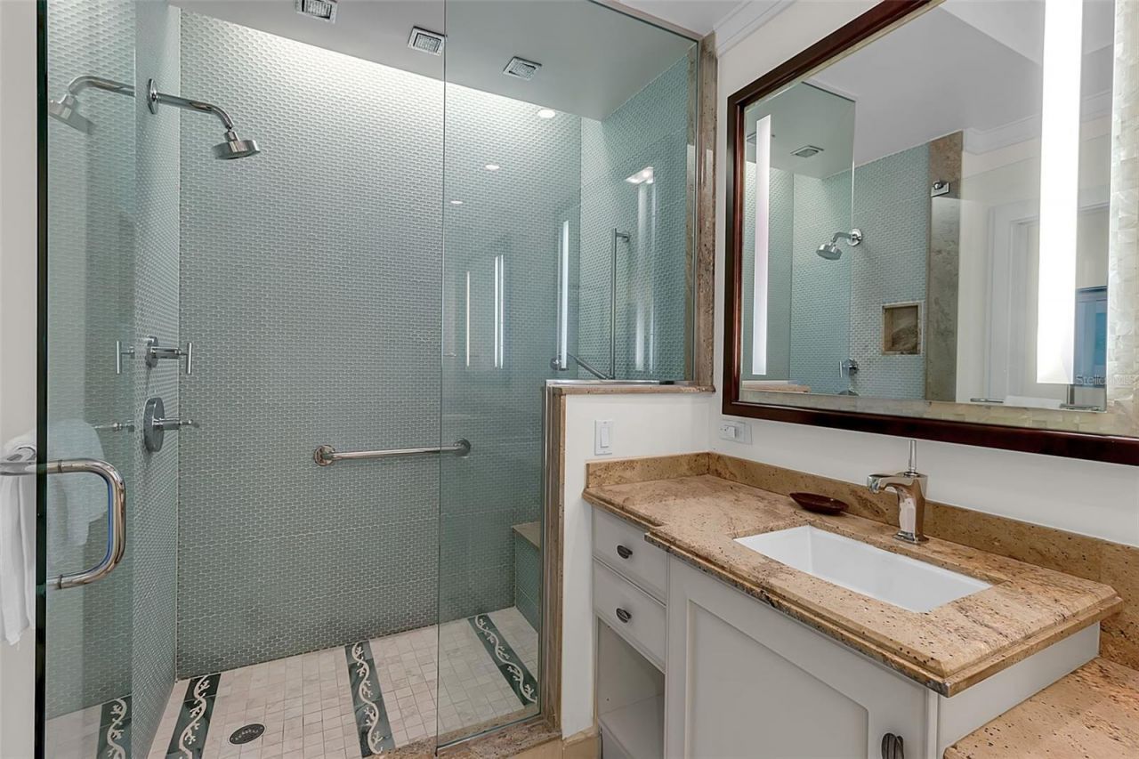 915 Seaside Drive, Unit 310, Sarasota, FL 34242 Photo