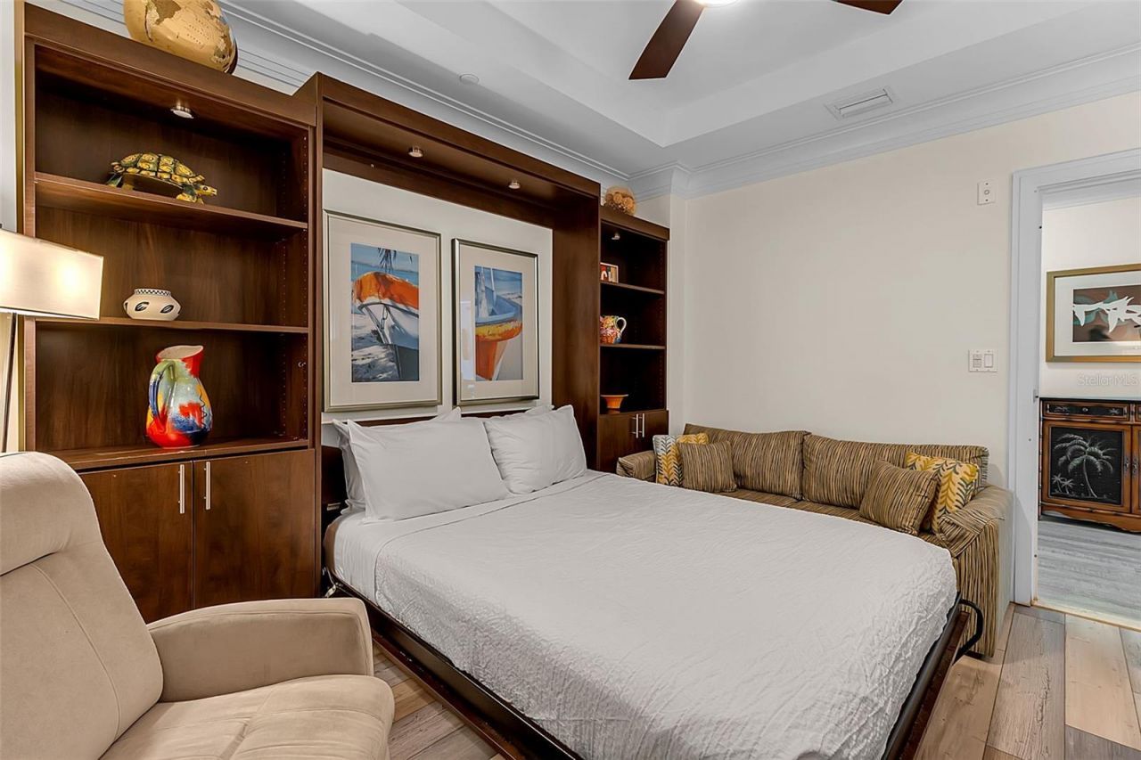 915 Seaside Drive, Unit 310, Sarasota, FL 34242 Photo