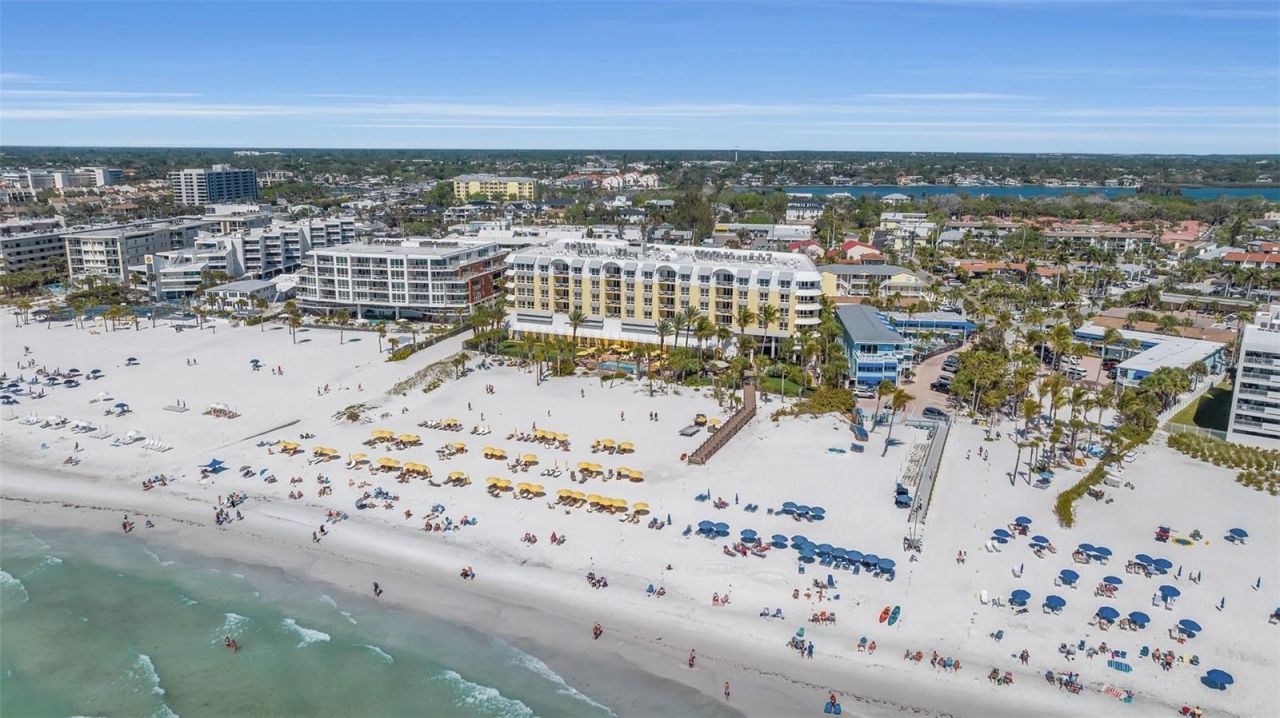 915 Seaside Drive, Unit 310, Sarasota, FL 34242 Photo